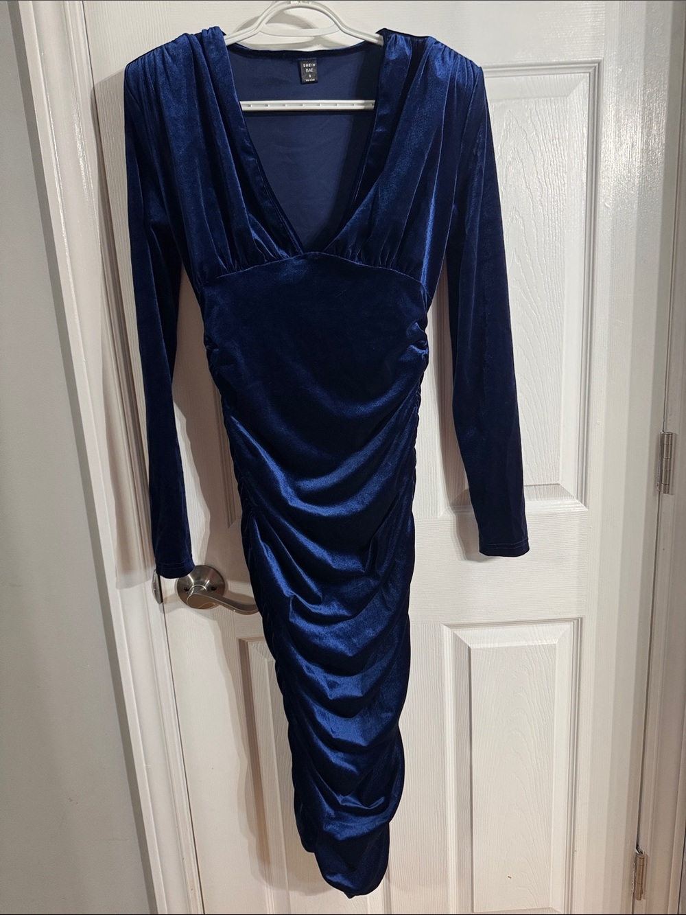 Women’s Navy Velvet Ruched V-Neck Dress